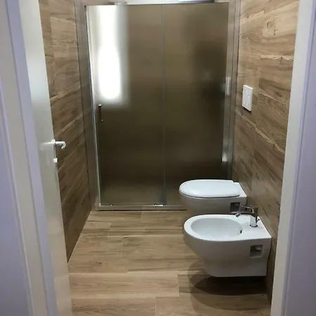 Conte Roberto House アパート
